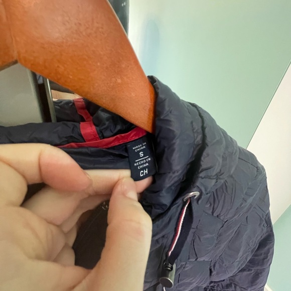 Tommy Hilfiger - Picture 4 of 5